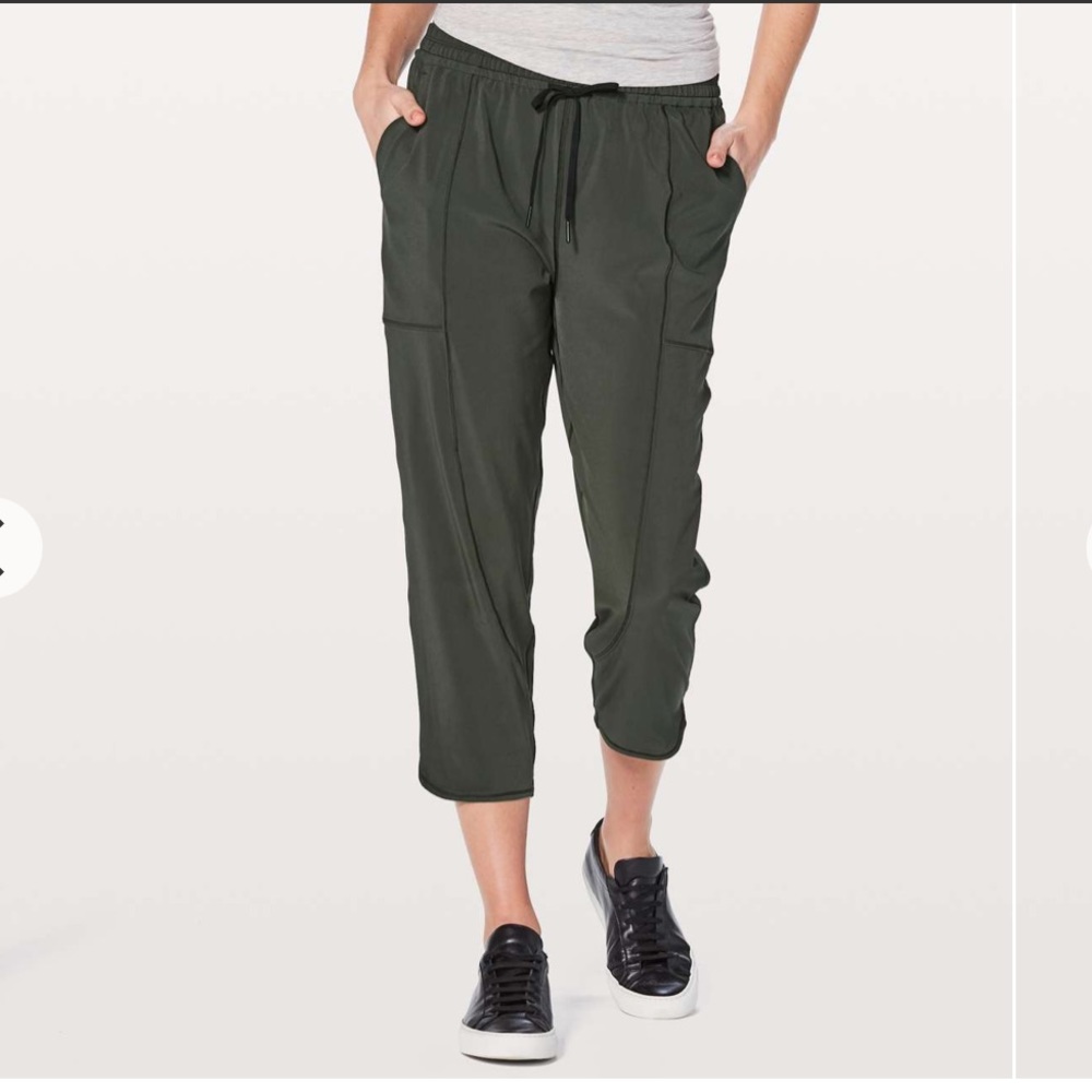 Lululemon Final Play Crop NWT Evergreen